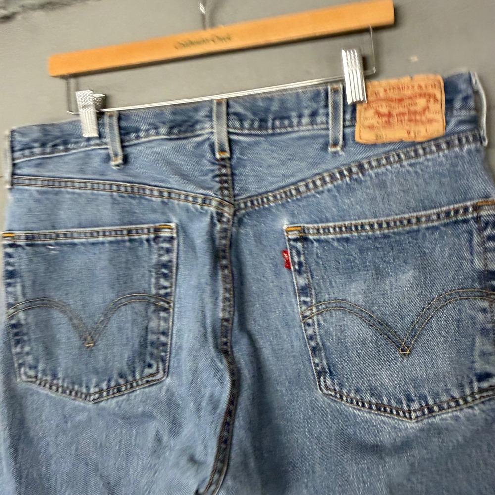 Levis 501 Original Fit Jeans Mens 38x34 Light Wash Blue Straight Leg Button Fly